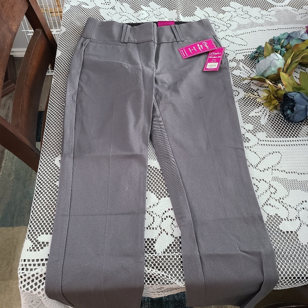 Womans dress pants size 7